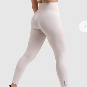 DOYOUEVEN- Hyperflex 2 Leggings - Ivory White (Size Small)